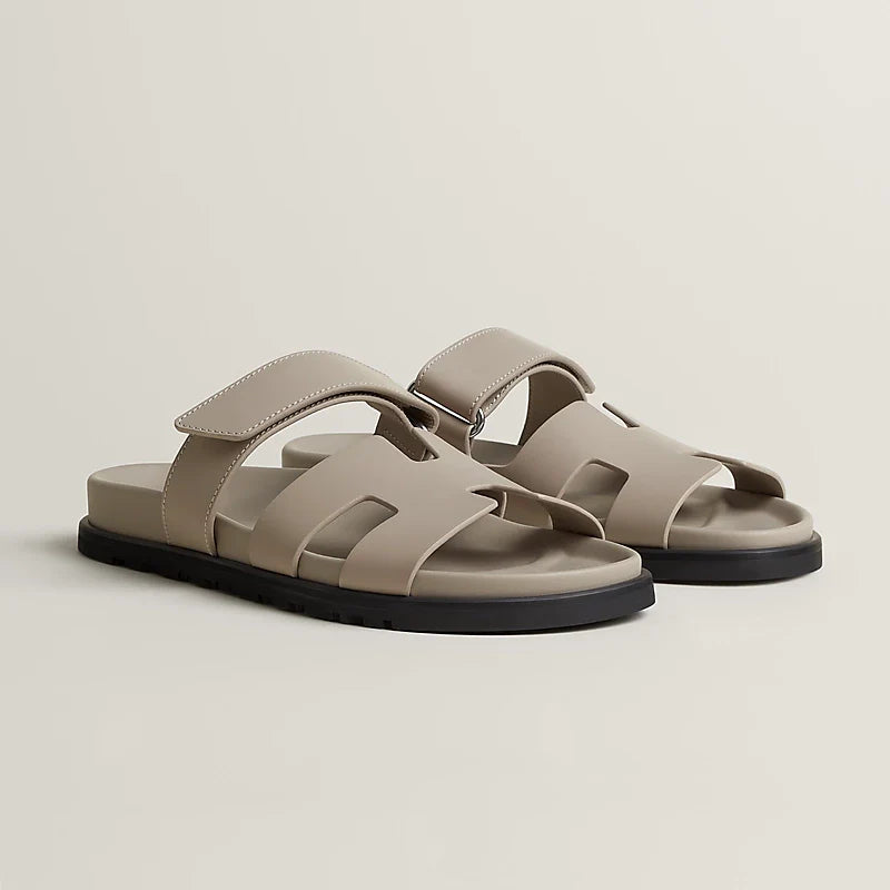 Claquettes pour homme, coloris Beige | COMOCLO